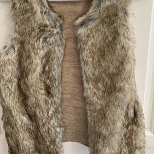 Girls faux fur vest